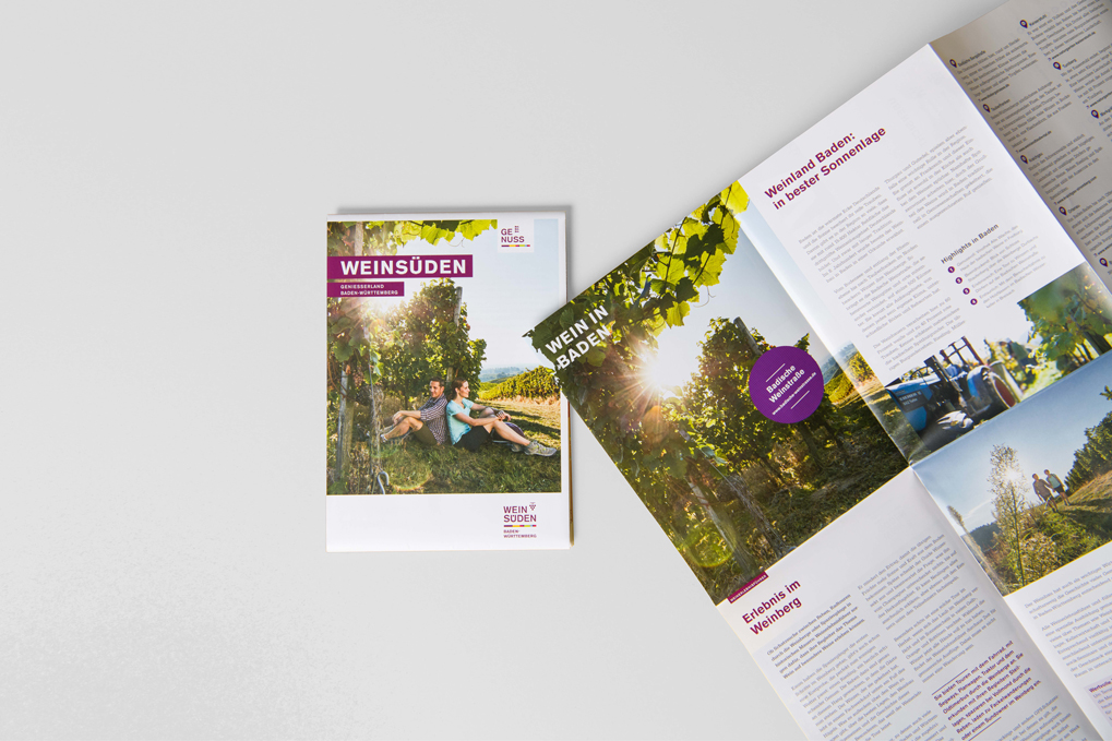 jungkommunikation_projekte_TMBW_markenkommunikation_weinsueden-faltkarte_987x652-13