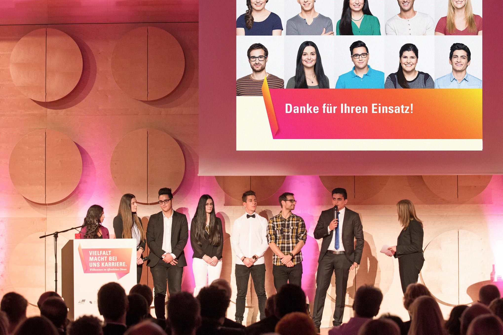 jungkommunikation_projekte_mfi_ministerium-fuer-integration_imagekampagne_eroeffnung_978x652-04