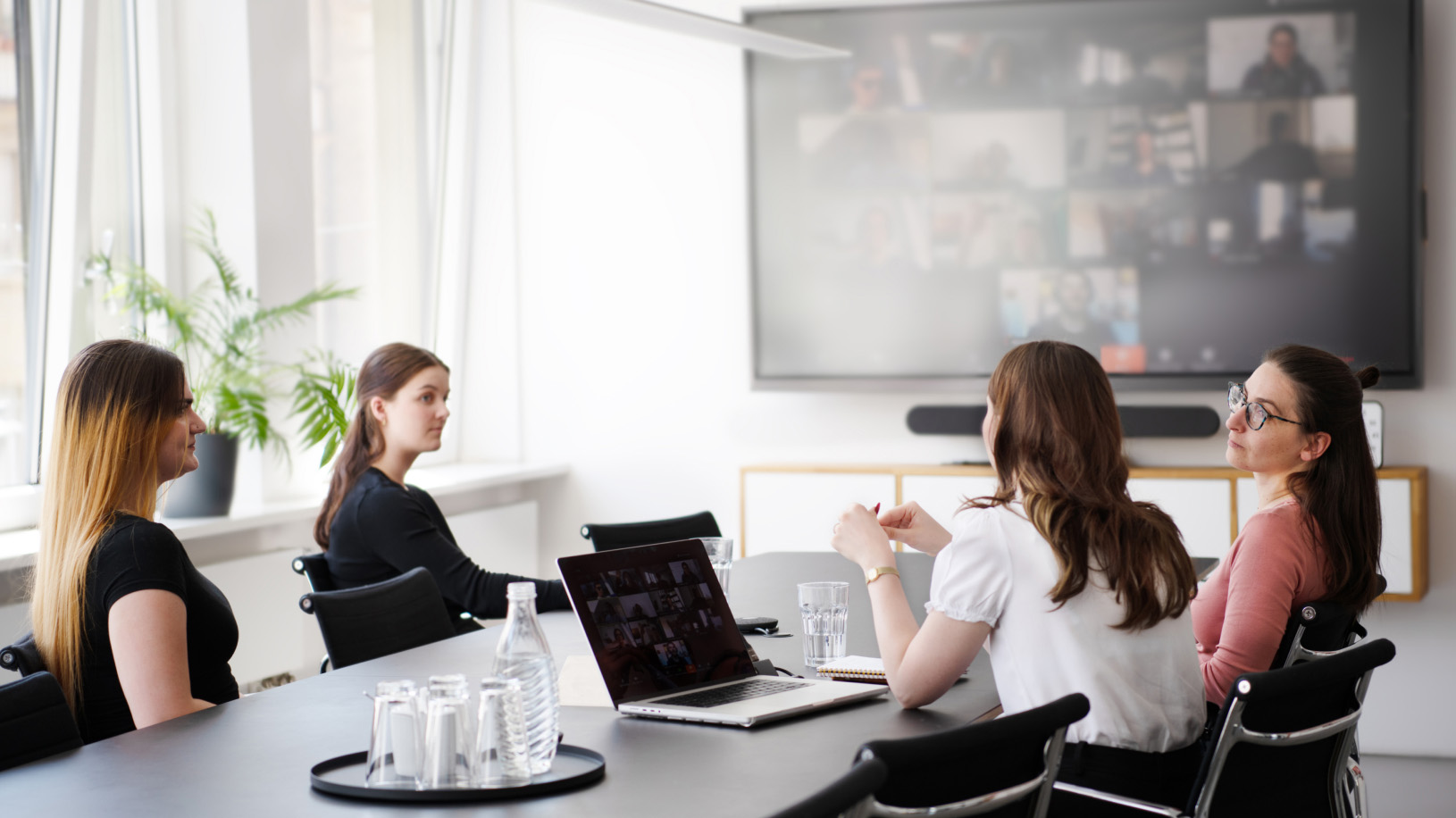 jungkommunikation_agentur_besprechung