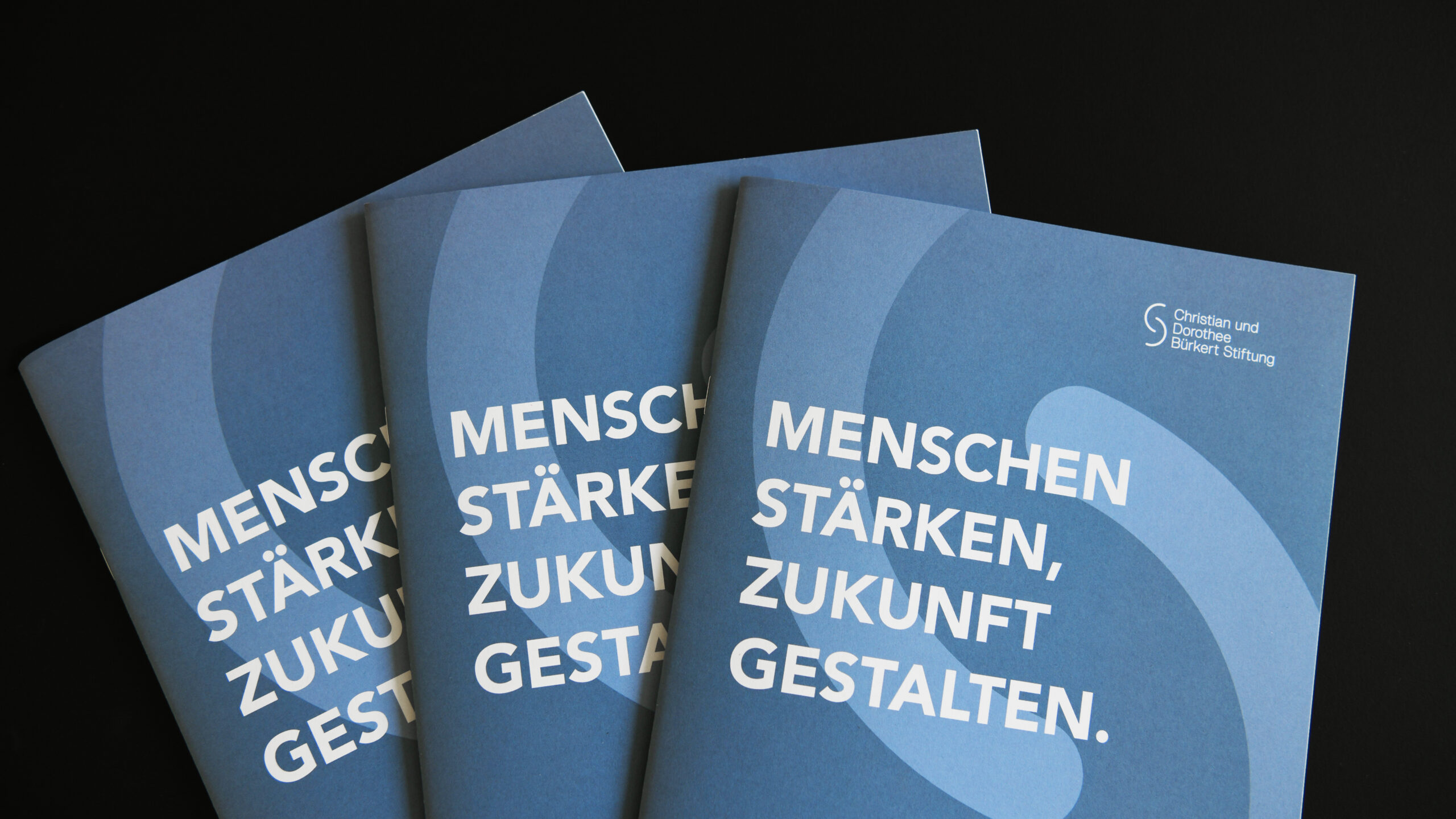 Jungkommunikation_News_Buerkert_Imagebroschuere_Detail_1630x916